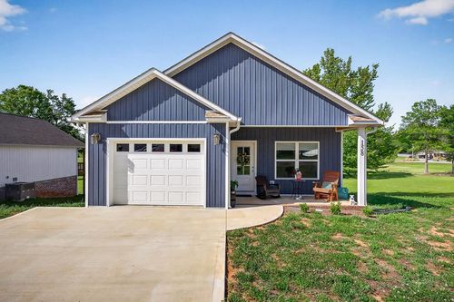 158 Honeysuckle Ln, Sparta, TN, 38583-4798 | Card Image