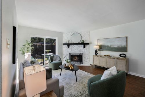 1620 Brentwood Dr, Irving, TX, 75061-2900 | Card Image