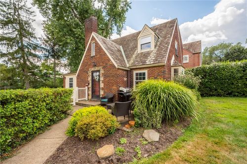 1065 Arbor Dr, Pittsburgh, PA, 15220-3209 | Card Image
