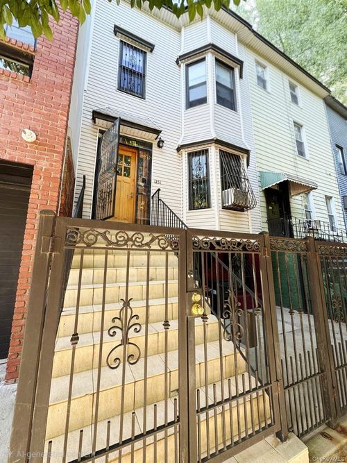 1231 Putnam Ave, Brooklyn, NY, 11221-4909 | Card Image
