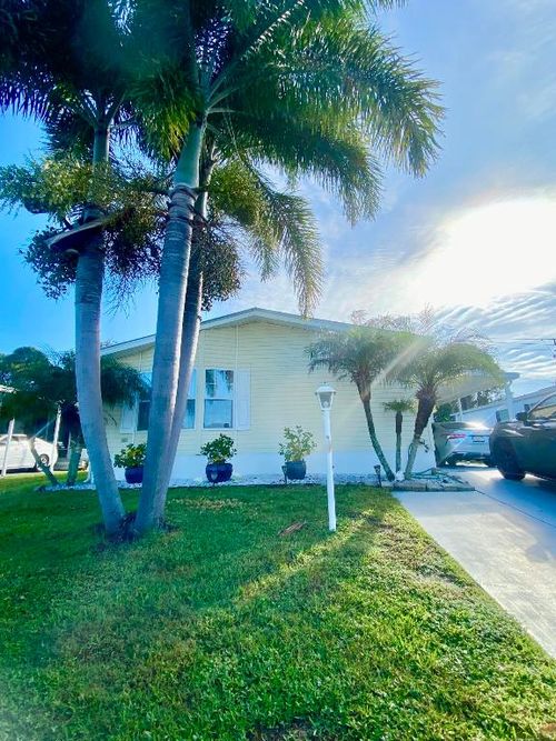 436 Tropical Isles Cir, Fort Pierce, FL, 34982-7934 | Card Image