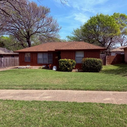 4126 Elk Horn Trl, Dallas, TX, 75216-6021 | Card Image