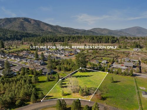595 E Forks Cir, Cave Junction, OR, 97523-8506 | Card Image