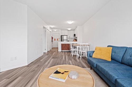 302-5818 Lincoln St, Vancouver, BC, V5R4P7 | Card Image