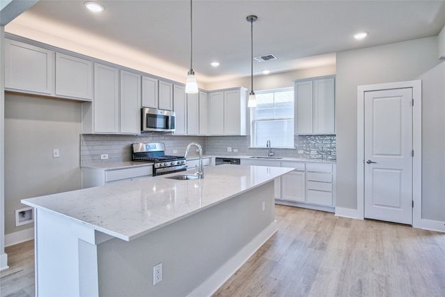 5907 Rotunda View View, House other with 3 bedrooms, 3 bathrooms and 2 parking in Austin TX | Image 8