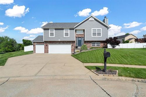 515 Hickory Post Dr, Wentzville, MO, 63385-3785 | Card Image