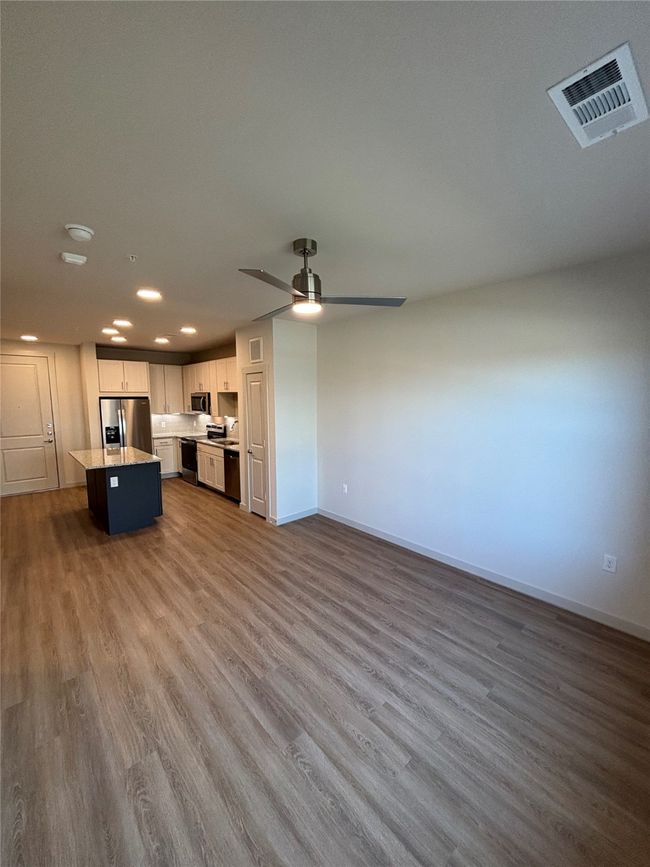 7321 - 3751 S Central Expy, Condo with 1 bedrooms, 1 bathrooms and null parking in Mckinney TX | Image 4