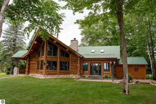 2095 Middle Haven Drive, Gladwin, MI, 48624 | Card Image