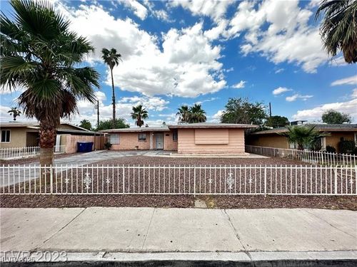2013 Bracken Ave, Las Vegas, NV, 89104-3611 | Card Image