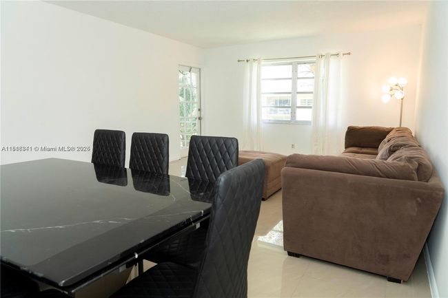 APT-23C - 5140 Sw 40 Th Ave, Condo with 2 bedrooms, 2 bathrooms and null parking in Fort Lauderdale FL | Image 10