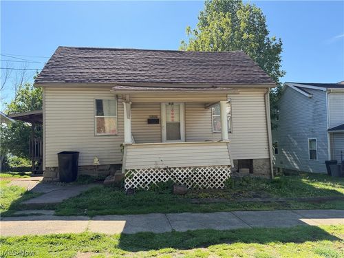 1206 Swann St, Parkersburg, WV, 26101-4426 | Card Image