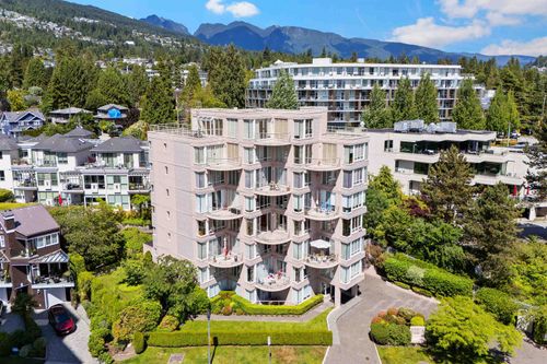 4-2243 Bellevue Avenue, West Vancouver, BC, V7V1C5 | Card Image
