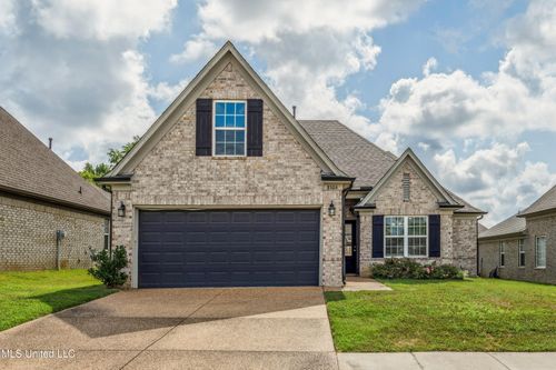 8106 Aiden Rd, Southaven, MS, 38671-1042 | Card Image