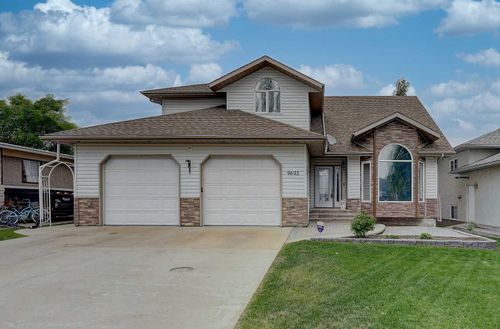 9603 97 Street, Sexsmith, AB, T0H3C0 | Card Image
