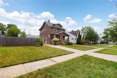 18200 Ponciana Avenue, House other with 3 bedrooms, 2 bathrooms and null parking in Cleveland OH | Image 2