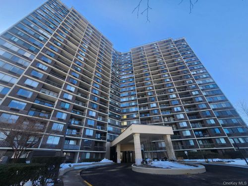 apt-8-1 Bay Club Dr, Bayside, NY, 11360-2906 | Card Image