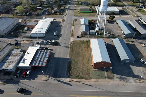 402 W Main Street Highway, Tuttle, OK, 73089 | Card Image