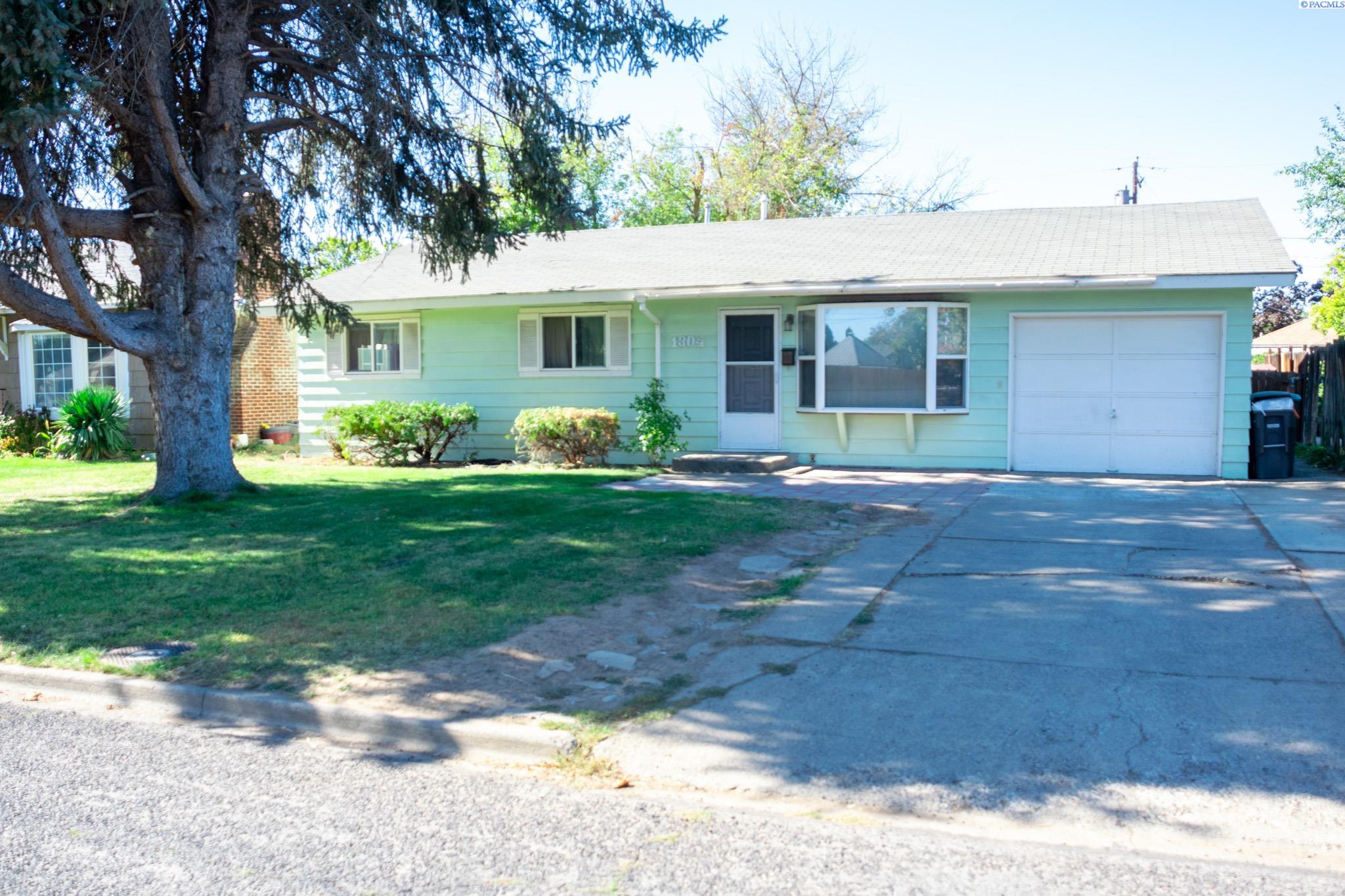 Cornell Ave, Yakima, WA 98902