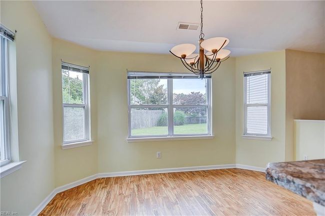 Breakfast Nook | Image 16