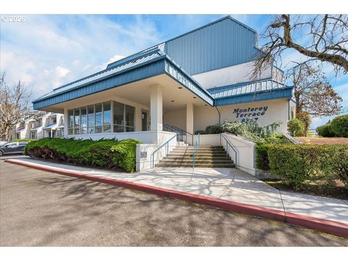 unit-304-8717 Se Monterey Ave, Happy Valley, OR, 97086-2645 | Card Image