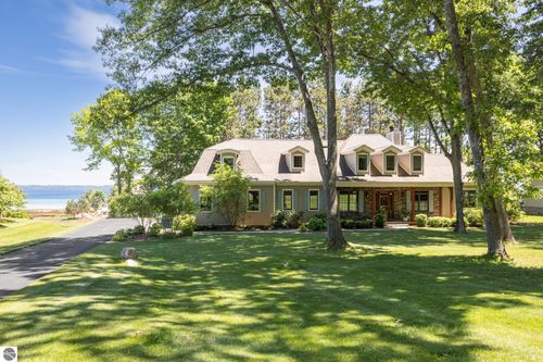 5552 S Spyglass Ridge Dr, Suttons Bay, MI, 49682-9482 | Card Image