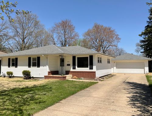 2102 W Oakland Avenue, Austin, MN, 55912 | Card Image