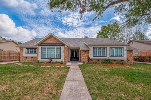 5622 Valkeith Dr, Houston, TX, 77096-3926 | Card Image