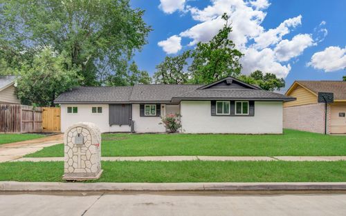 9259 Richland Dr, Houston, TX, 77078-4217 | Card Image