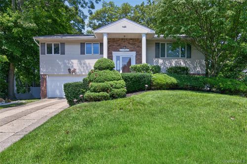 7 Chatham Rd, Commack, NY, 11725-2502 | Card Image