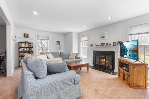8 Killian Ln, Brewster, NY, 10509-2852 | Card Image