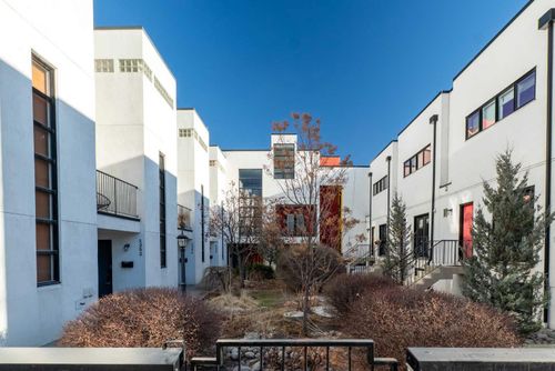 1252 10 St Sw, Calgary, AB, T2R1P8 | Card Image