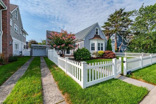 319 E Surf Rd, Ocean City, NJ, 08226-4561 | Card Image