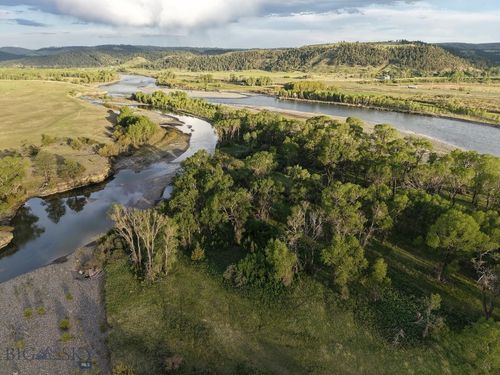 215 Shanks Basin West Rd, Big Timber, MT, 59011-7769 | Card Image