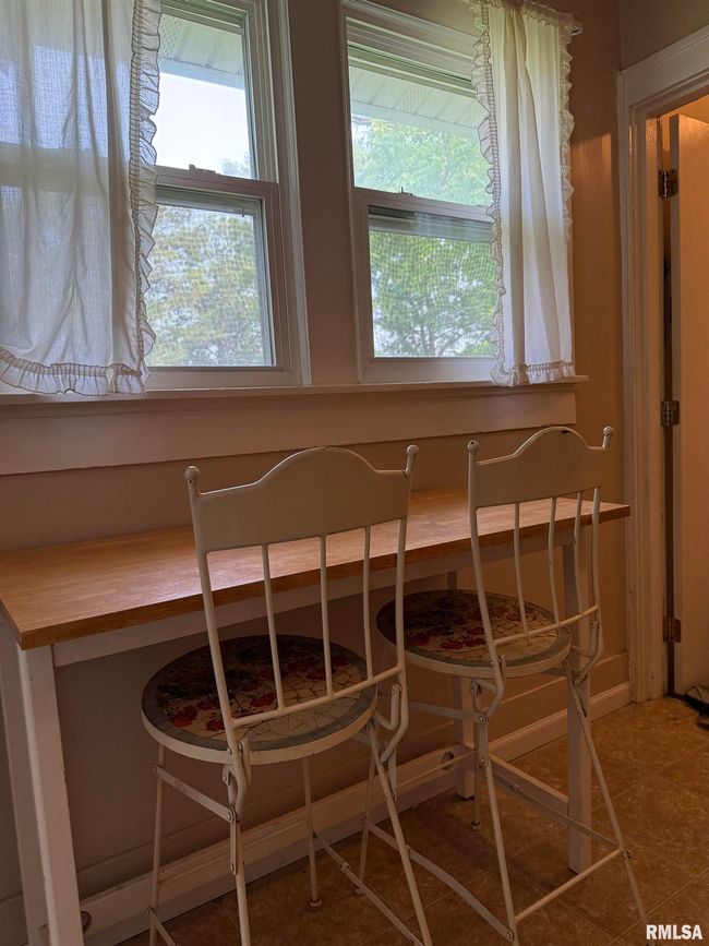 825 W Sloan St, House other with 2 bedrooms, 1 bathrooms and null parking in Harrisburg IL | Image 6