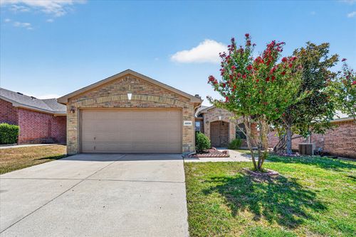 4008 Mantis Street, Fort Worth, TX, 76106 | Card Image