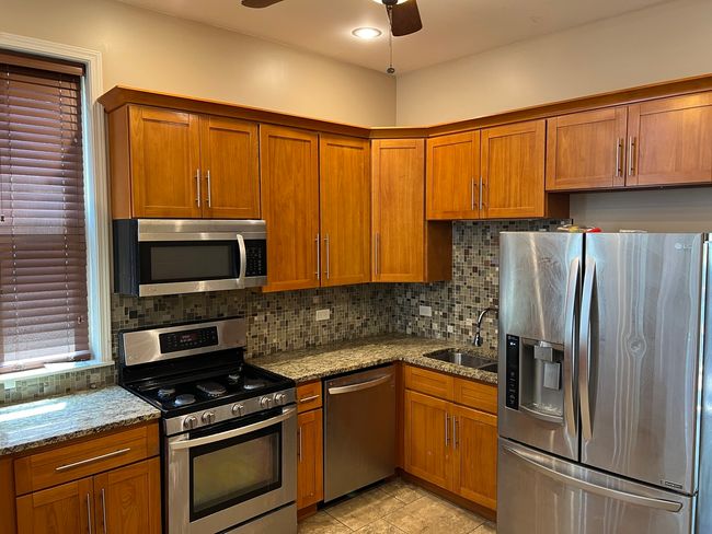 5722 S Aberdeen St, Home with 6 bedrooms, 3 bathrooms and null parking in Chicago IL | Image 9
