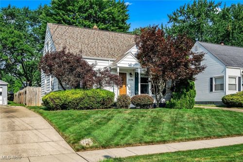 3196 7th St, Cuyahoga Falls, OH, 44221-1308 | Card Image