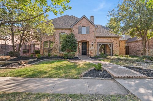 2246 Magic Mantle Dr, Lewisville, TX, 75056-5552 | Card Image