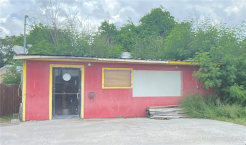 916 S Us Highway 281, Alice, TX, 78332-7136 | Card Image