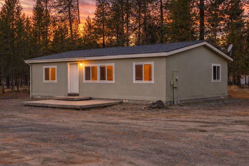 152224 Silver Spur Rd, La Pine, OR, 97739-9261 | Card Image