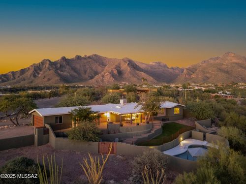 7364 N Mountain Shadows Dr, Tucson, AZ, 85718-1071 | Card Image