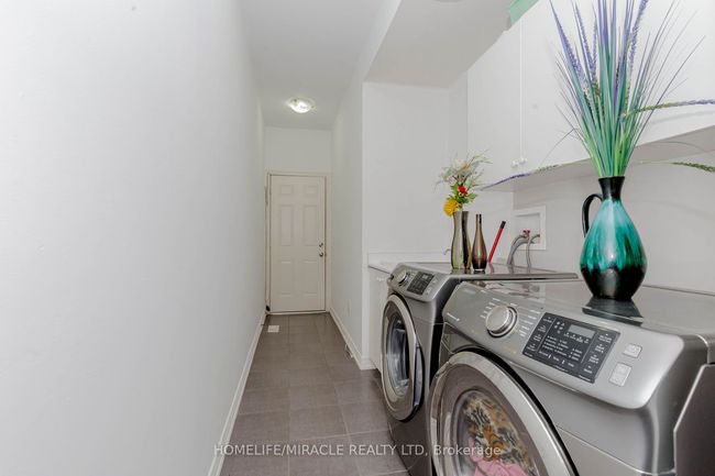 9 Dufay Rd, House attached with 4 bedrooms, 4 bathrooms and 3 parking in Brampton ON | Image 30