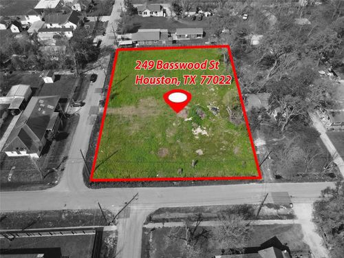 249 Basswood St, Houston, TX, 77022-4809 | Card Image