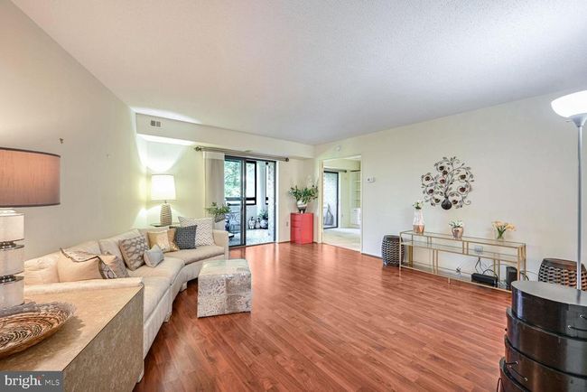 4-112 - 15100 Interlachen Dr, Condo with 2 bedrooms, 2 bathrooms and null parking in SILVER SPRING MD | Image 8