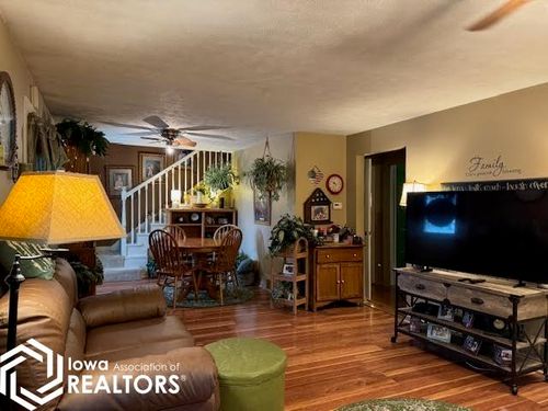 1208 Main St, Bedford, IA, 50833-1230 | Card Image