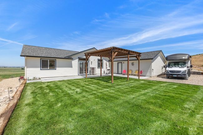 8142 Us Highway 95, House other with 3 bedrooms, 2 bathrooms and 2 parking in Marsing ID | Image 35