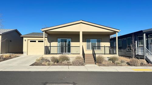 7n-63818 Ranch Village Dr, Bend, OR, 97701-8503 | Card Image