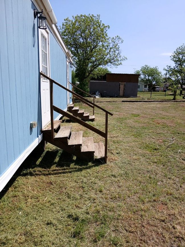 108 Yantis St, House other with 2 bedrooms, 2 bathrooms and null parking in Sweetwater TX | Image 15