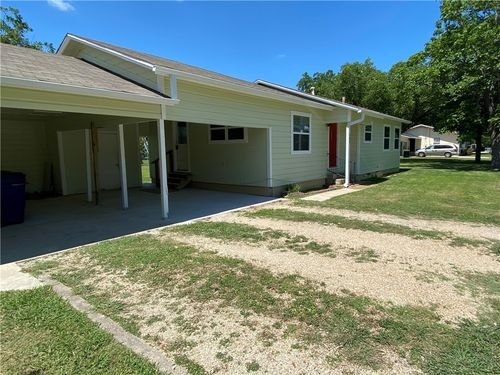 102 E Live Oak St, Hutto, TX, 78634-3332 | Card Image