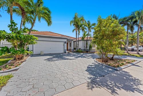 16757 Nw 91st Ct, Hialeah, FL, 33018-6326 | Card Image